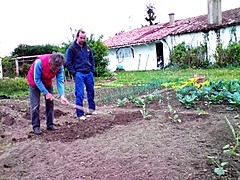 <p>iván córes...  contemplando la obra de su padre.</p>