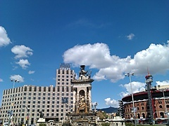 <p>una de las zonas más importantes de barcelona... la plaza de españa!</p>