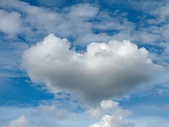 <p>Hoy día 2 de noviembre, el cielo de oviedo era maravilloso.</p>