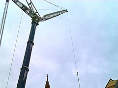 <p>extraña foto conseguida enfrente de la catedral de Oviedo.</p>